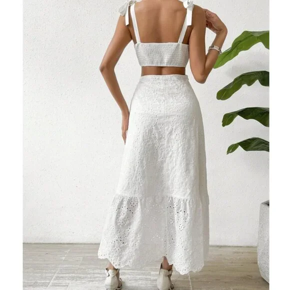 White Women's Halterneck Backless Dress Vacay Beachy SUmmer - Picture 2 of 5